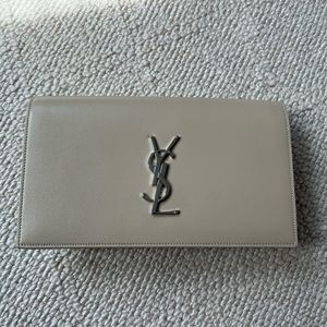 Saint Laurent Grain De Poudre Monogram Cassandre Clutch Nude
